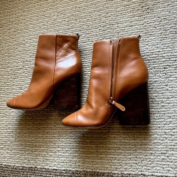 Tory Burch Tan Leather Boots Sz 7 - Picture 1 of 12